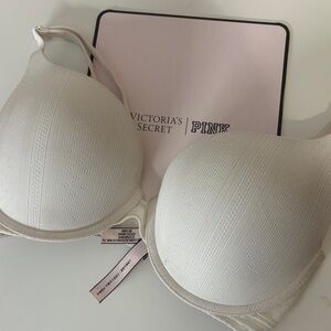 Victoria's Secret T-shirt push-up 32DD